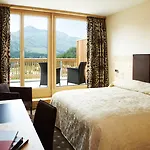 Nira Alpina Hotel 4*
