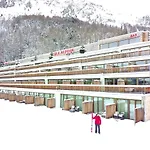 Nira Alpina 4*