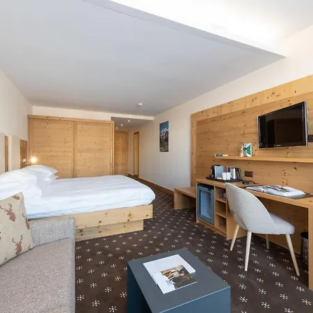 Hotel Nira Alpina 4*