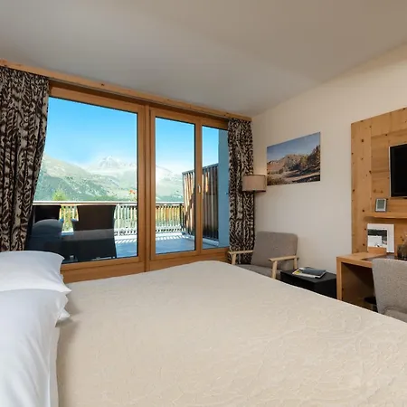 Nira Alpina Hotel