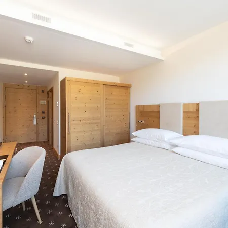 Hotel Nira Alpina