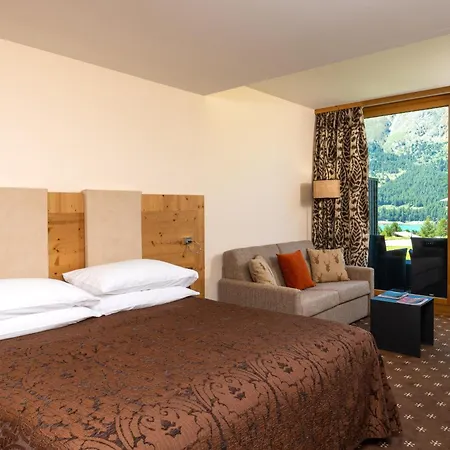 Nira Alpina Hotel