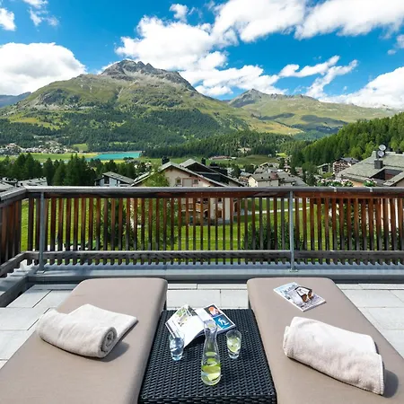 Szálloda Nira Alpina