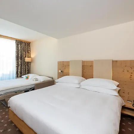 Nira Alpina Hotel