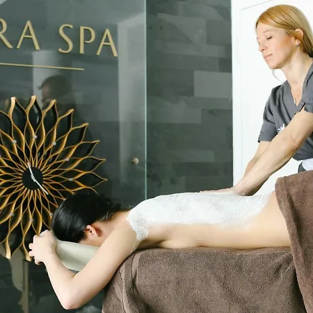 Nira Alpina Hotel 4*