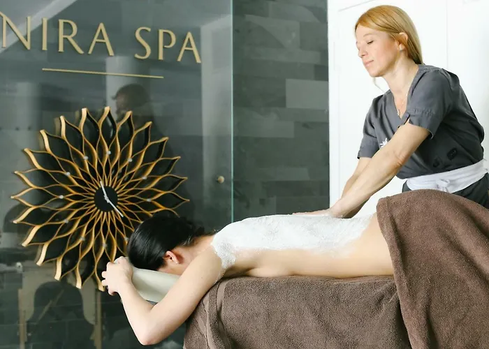 Nira Alpina Отель 4*