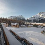 Nira Alpina Szálloda