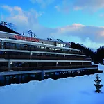 Nira Alpina