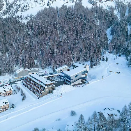 Nira Alpina 4*